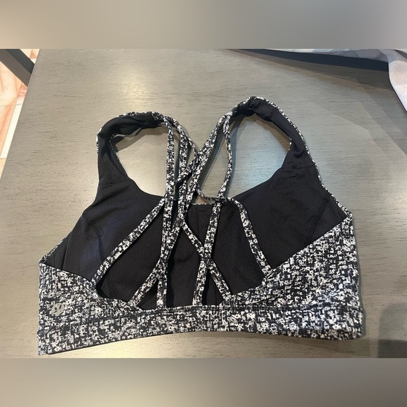 Lululemon Black and White Sports Bra A046 - Picture 3 of 6